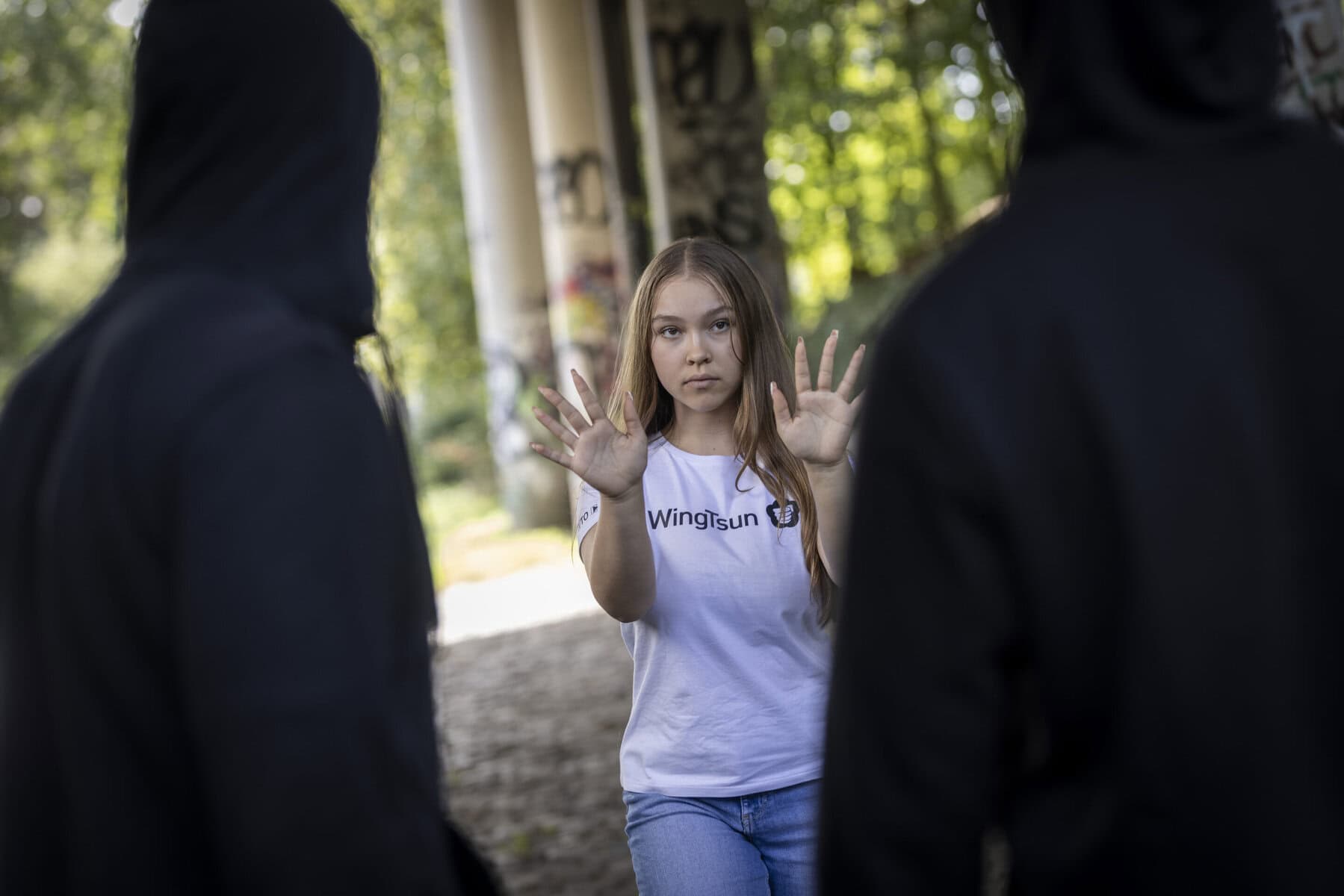 Teilnehmerinnen üben Selbstverteidigung im Kurs für Frauen bei WingTsun Helgers in Viersen
